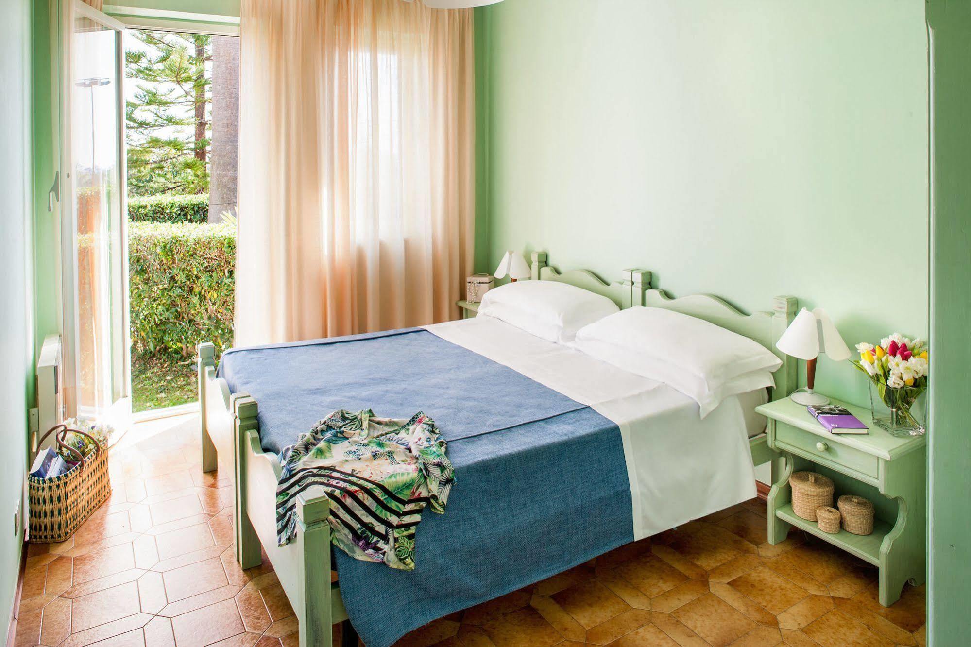 Il Borgo Della Rovere San Bartolomeo Al Mare Exterior foto