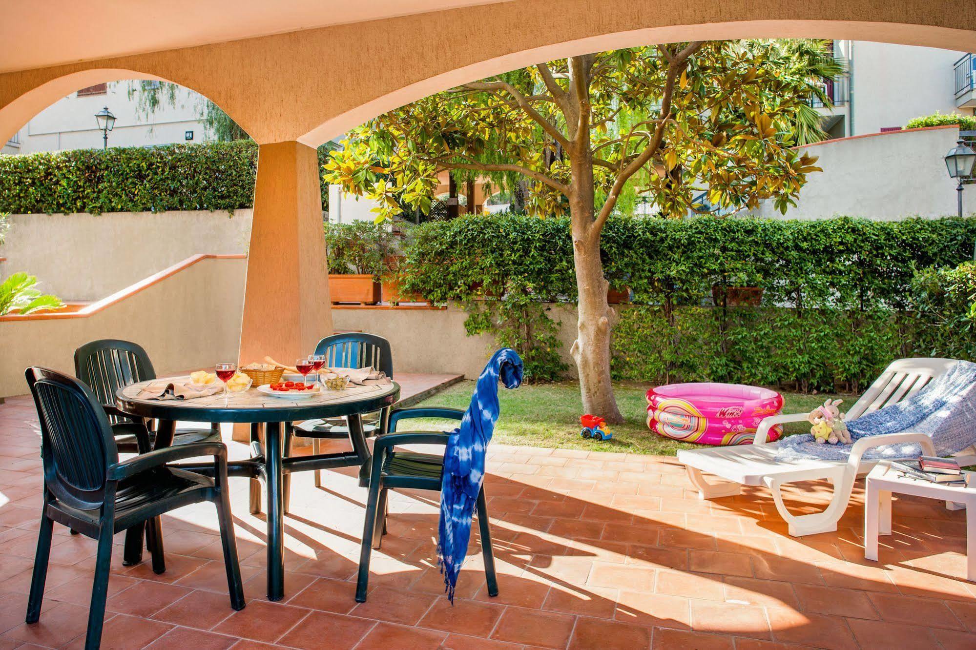 Il Borgo Della Rovere San Bartolomeo Al Mare Exterior foto